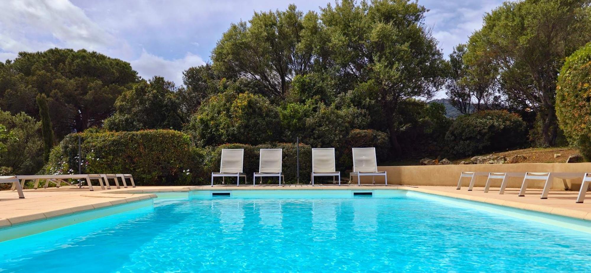 Hotel Cala Di L'Oru LʼÎle-Rousse Екстериор снимка
